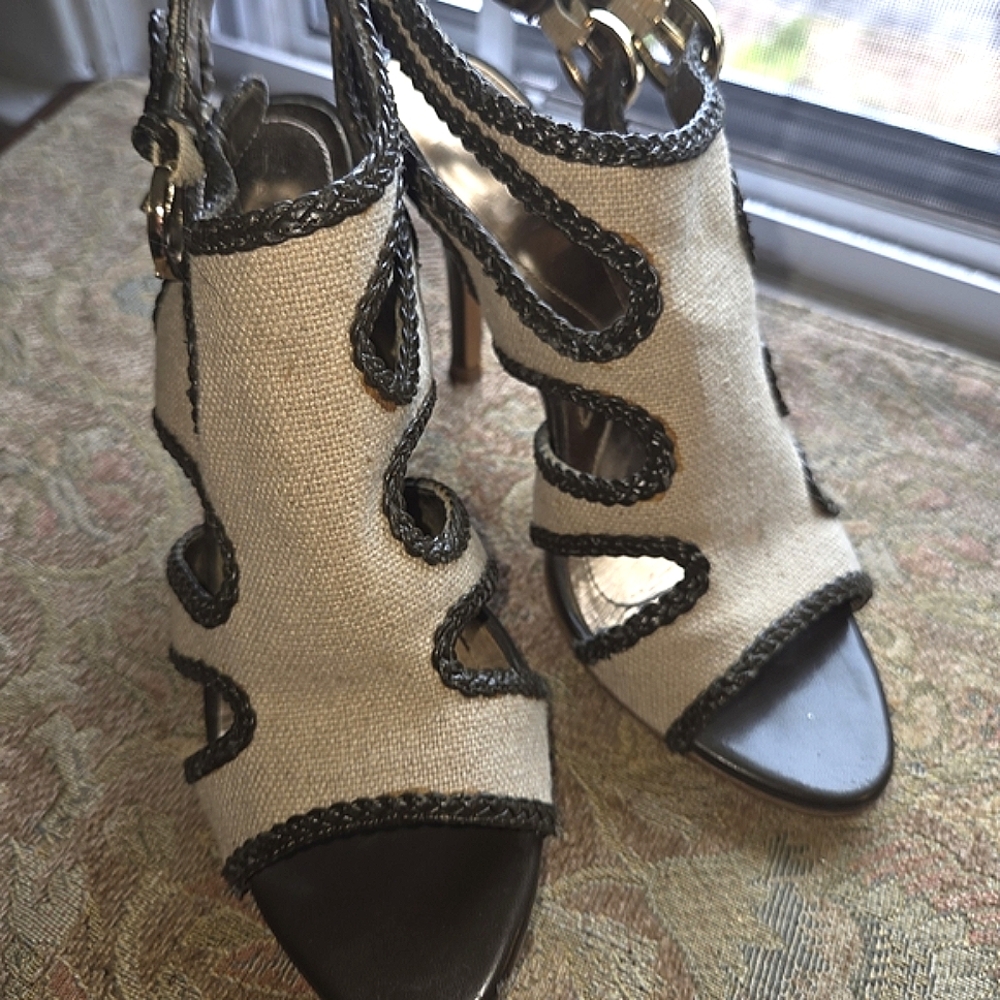 Tahari Black and Cream Cutout Heels